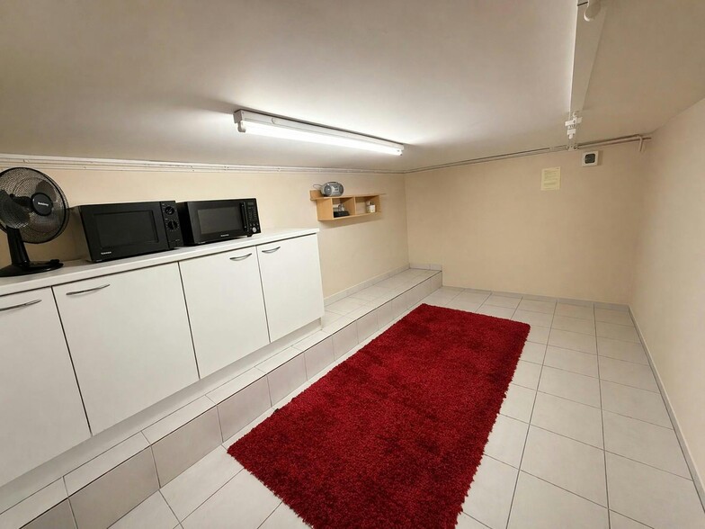 Commercial St, Perth to rent - Building Photo - Image 2 of 14