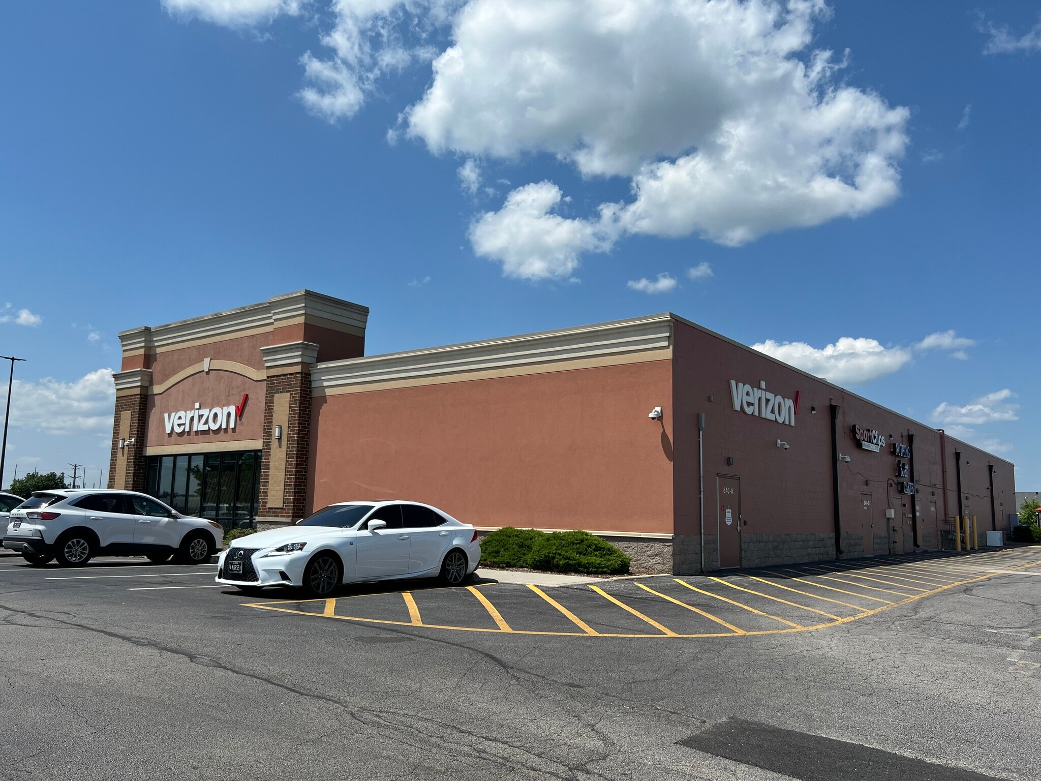 900 N Kinzie Ave, Bradley, IL to rent Building Photo- Image 1 of 9