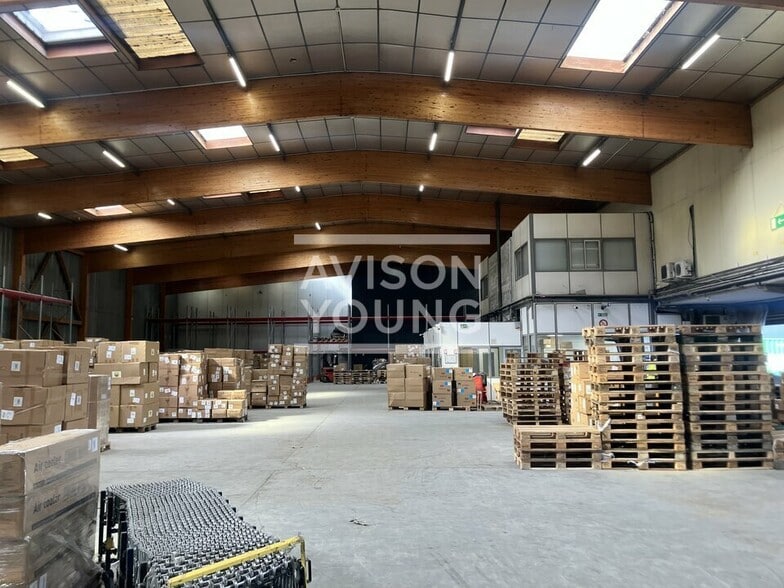 Industrial in Aulnay Sous Bois to rent - Interior Photo - Image 3 of 7