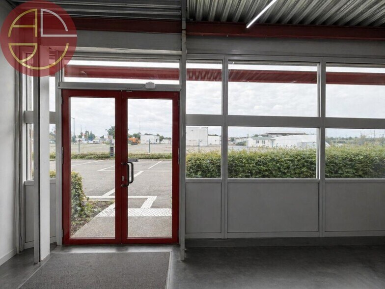 Industrial in Toulouse to rent - Interior Photo - Image 3 of 7