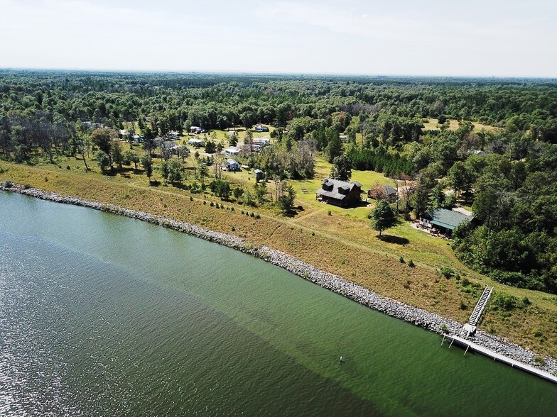 10038 County Rd G, Necedah, WI for sale - Primary Photo - Image 1 of 1