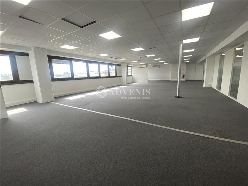 Office in Ivry-sur-Seine to rent Building Photo- Image 1 of 13