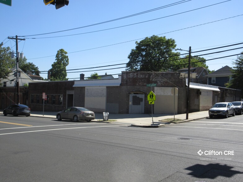 124-130 Lyons Ave, Newark, NJ for rent - Building Photo - Image 1 of 6