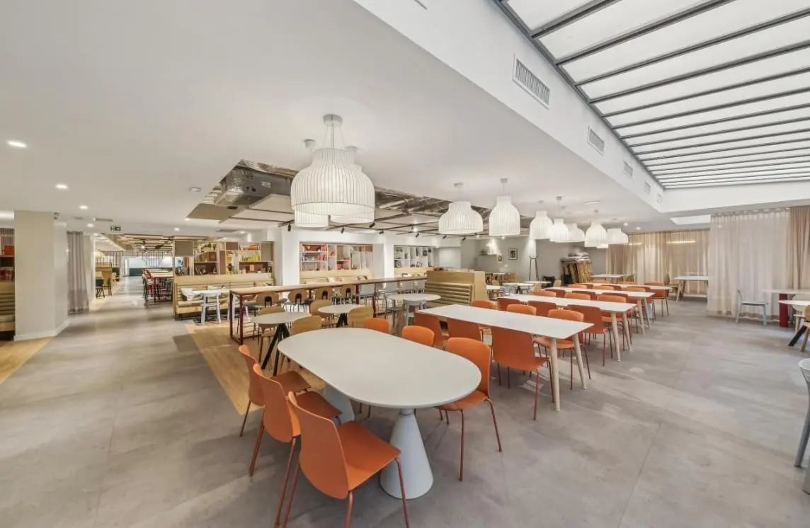 Office in Montrouge to rent Interior Photo- Image 1 of 14