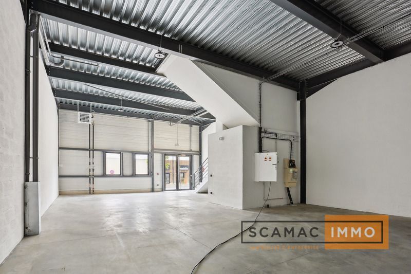 Light Industrial in Fresnes to rent - Building Photo - Image 2 of 6