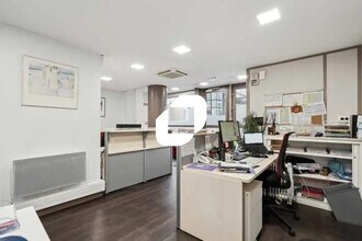 Office in Enghien-les-Bains to rent Interior Photo- Image 2 of 7