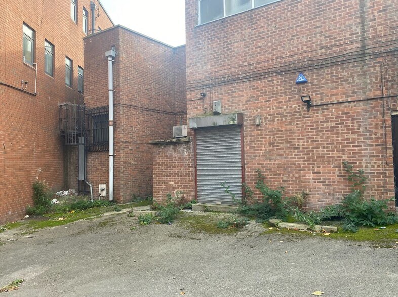 25 Lord St, Wrexham LL11 1LS Retail for Rent UK