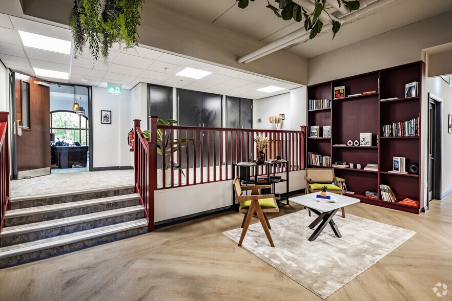 33-34 Winckley Sq, Preston to rent - Interior Photo - Image 3 of 25