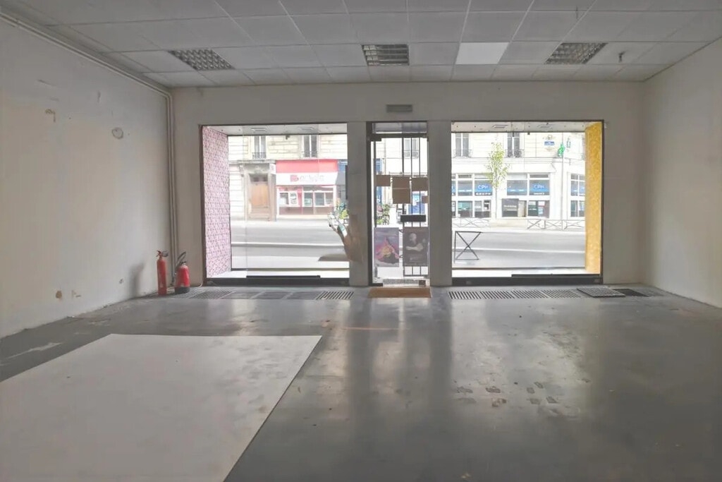 Location Commerce 90 m² - Photo 1