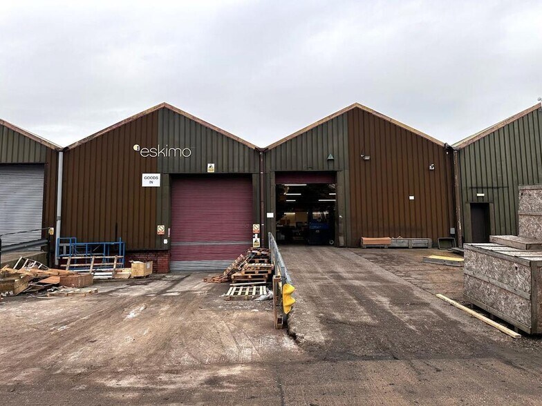 Mackadown Ln, Birmingham to rent - Building Photo - Image 2 of 8