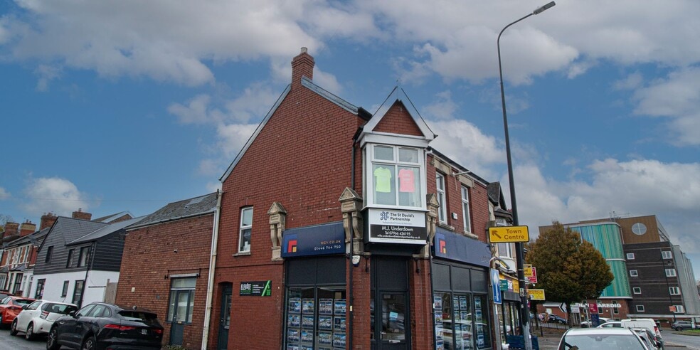 106 Broad St, Barry to rent - Primary Photo - Image 1 of 8