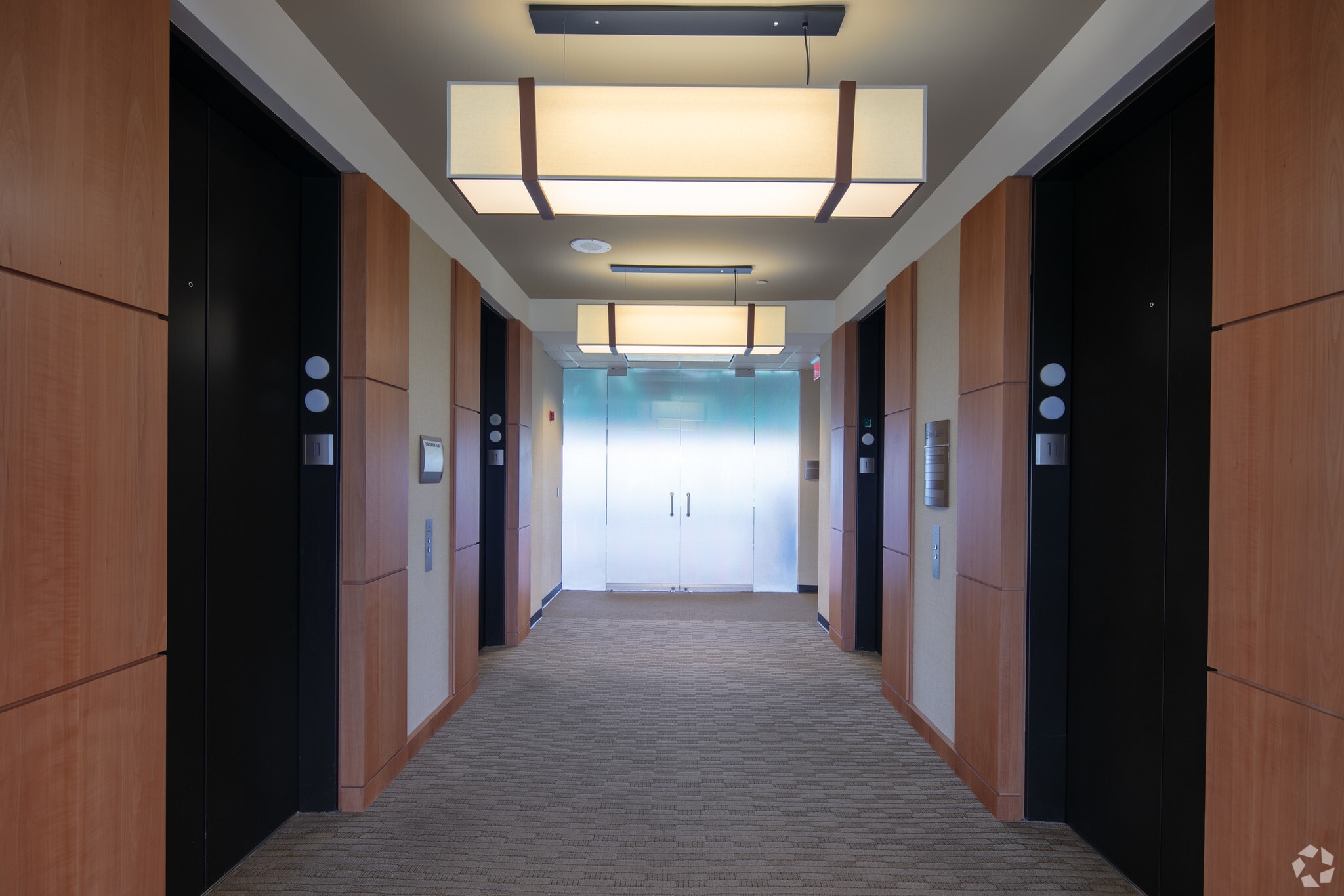 1 Ravinia Dr, Atlanta, GA to rent Interior Photo- Image 1 of 4