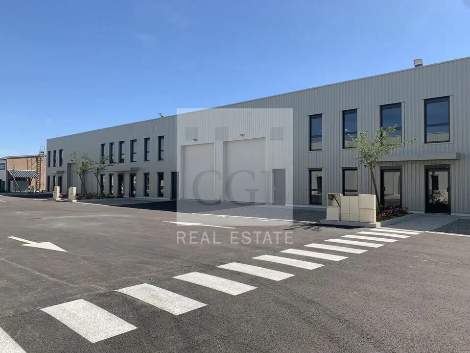 55 Rue Emile Zola, Décines-Charpieu to rent Building Photo- Image 1 of 12