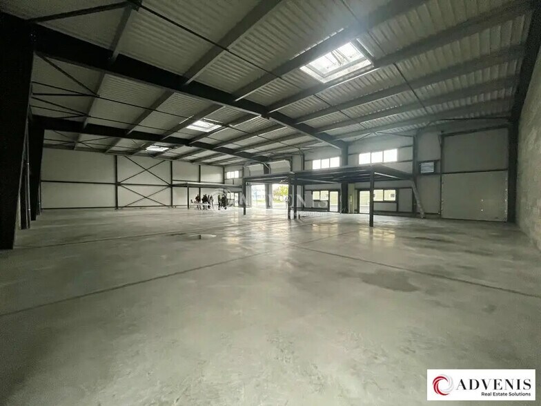 Light Industrial in Blanquefort for sale - Interior Photo - Image 2 of 8