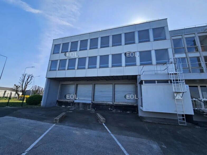 Industrial in Orly to rent - Building Photo - Image 2 of 19