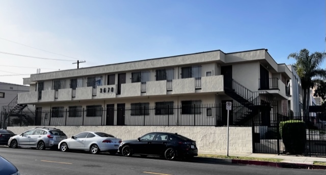 940 S Gramercy Pl, Los Angeles, CA for sale - Building Photo - Image 3 of 17