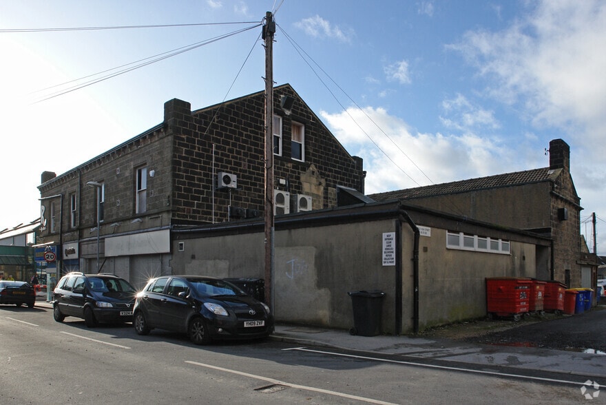 69 High St, Yeadon to rent - Building Photo - Image 2 of 9