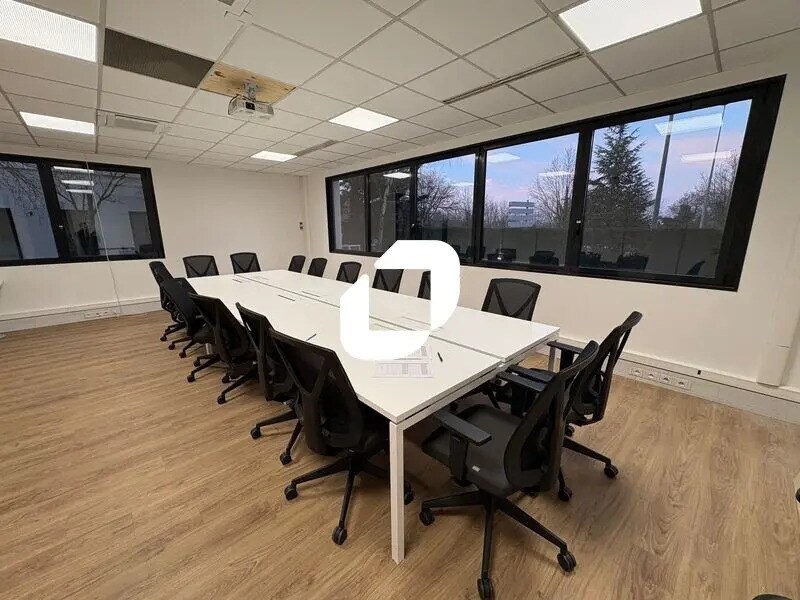 23 Rue Maryse Bastié, Bron to rent Interior Photo- Image 1 of 11