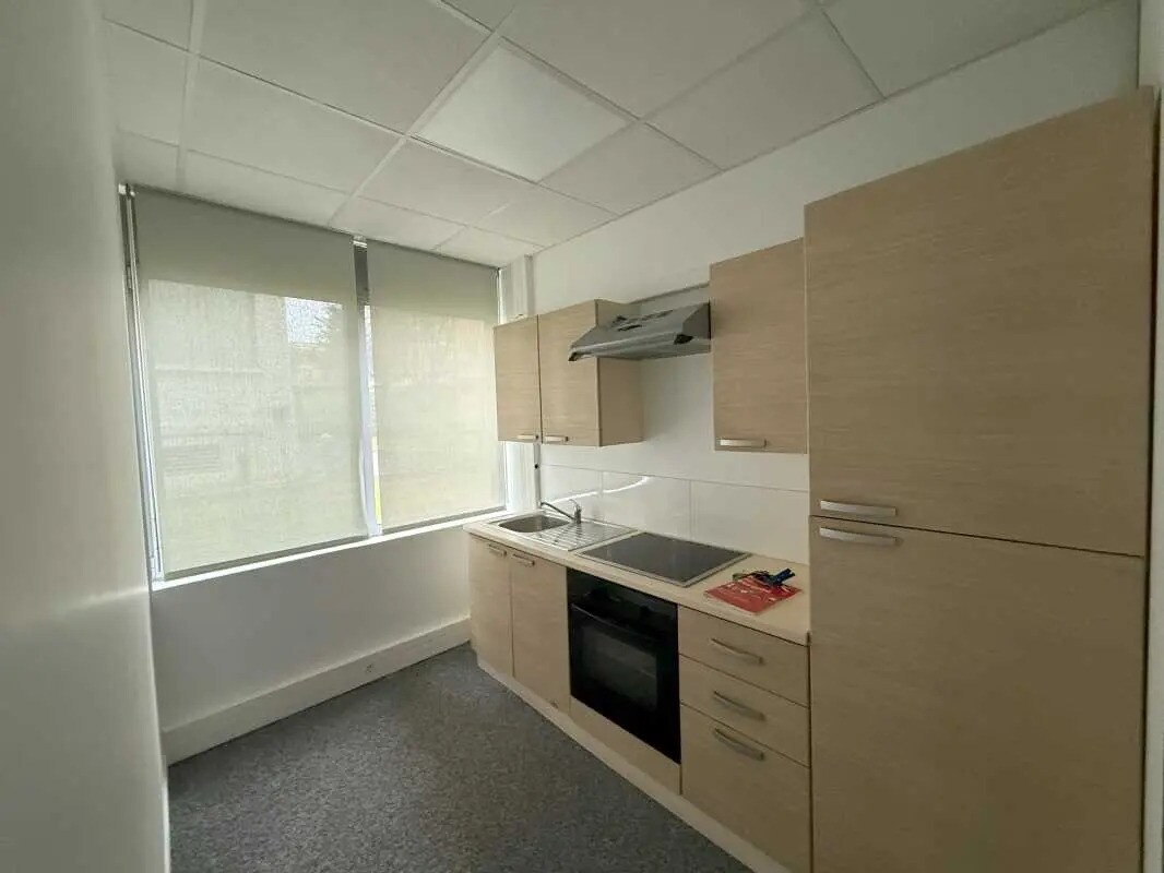 Office in Montreuil to rent Interior Photo- Image 1 of 2