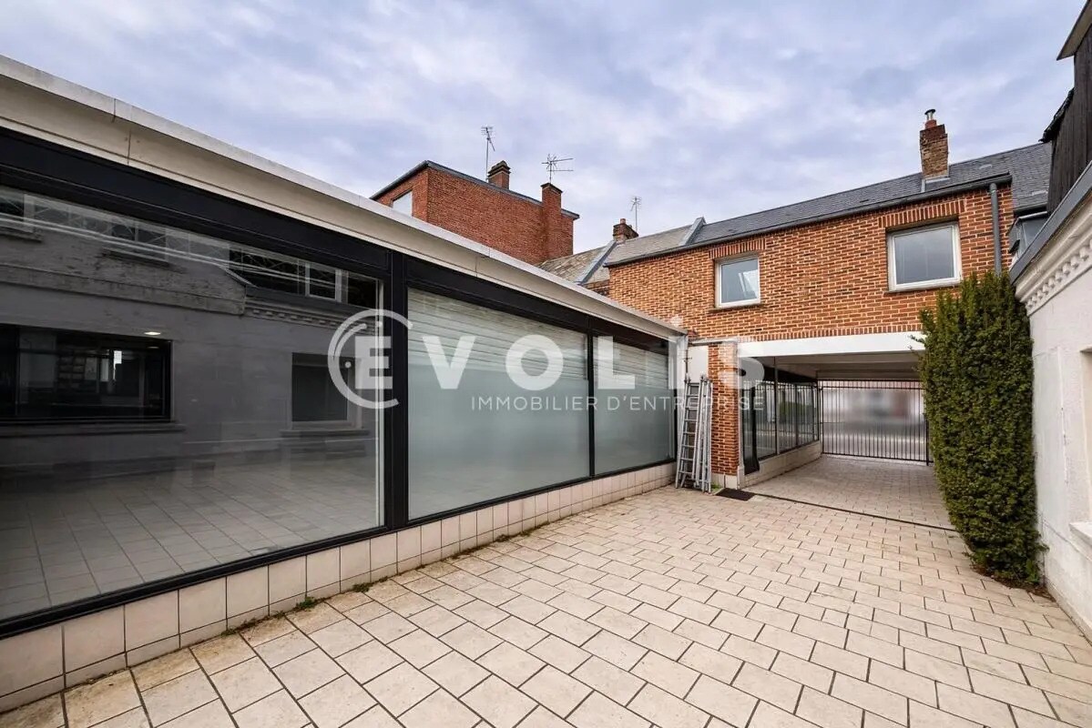 Retail in Amiens for sale Building Photo- Image 1 of 10