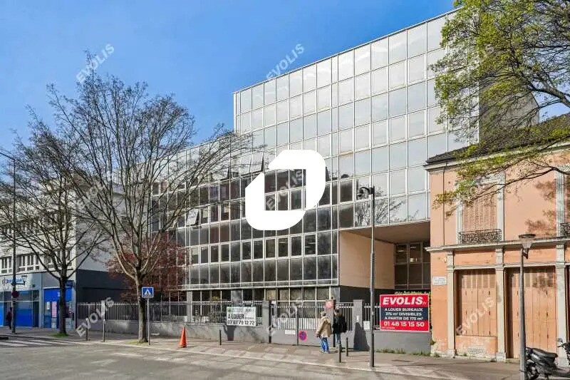 Office in Saint-Ouen-sur-Seine to rent - Building Photo - Image 2 of 7