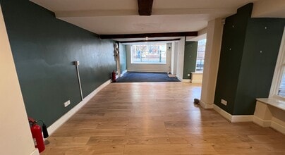 1-9 High St, Fordingbridge to rent Interior Photo- Image 2 of 3