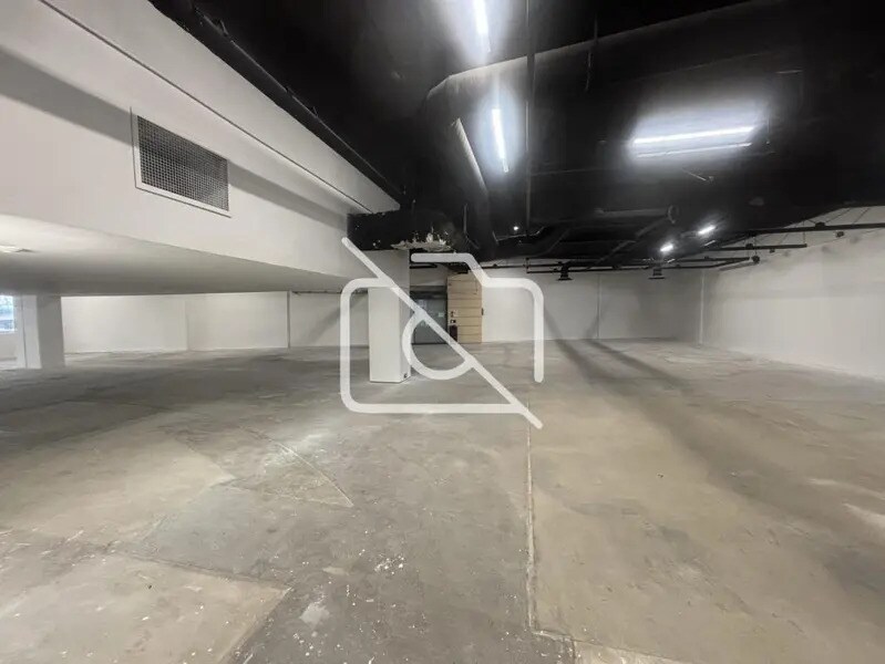 Industrial in Ivry-sur-Seine to rent Interior Photo- Image 1 of 24