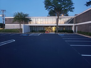 790 Busse Rd, Elk Grove Village, IL for sale Building Photo- Image 1 of 1