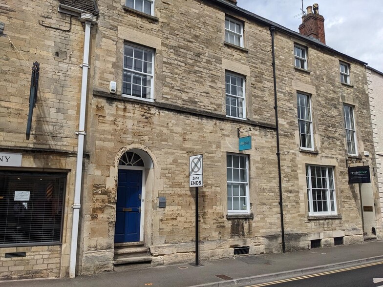 53 Dyer St, Cirencester for rent - Primary Photo - Image 1 of 1