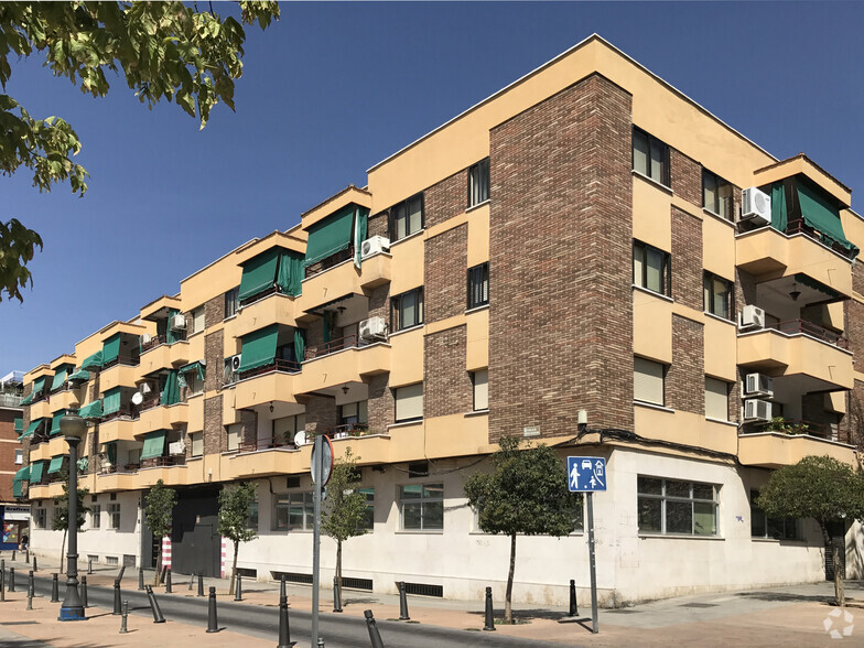 Avenida De Juan De La Cierva, 25, Getafe, Madrid for rent - Building Photo - Image 2 of 2