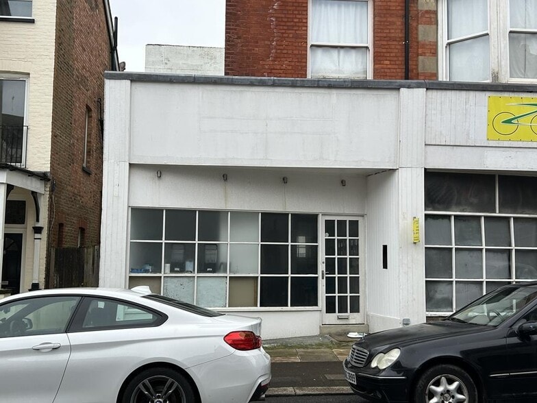 20-20A St. Leonards Rd, Bexhill to rent - Building Photo - Image 2 of 10