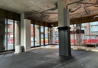 14 Rochdale Road, Manchester to rent Interior Photo- Image 1 of 2