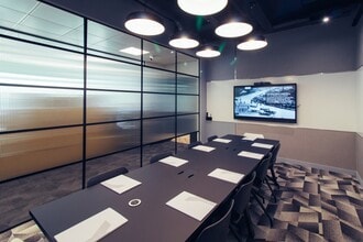 The Heights Heath, Weybridge to rent Interior Photo- Image 2 of 13