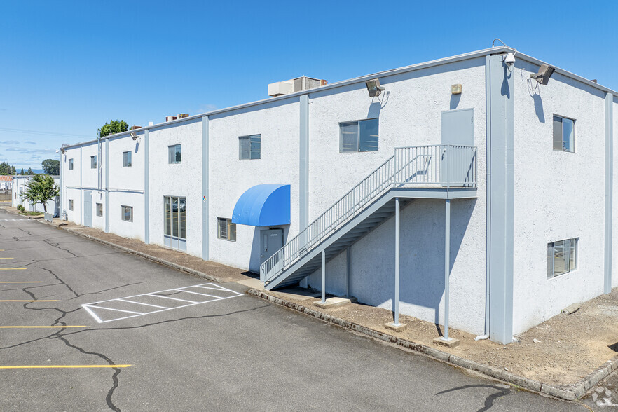 3700 24th Ave, Forest Grove, OR for rent - Building Photo - Image 1 of 15