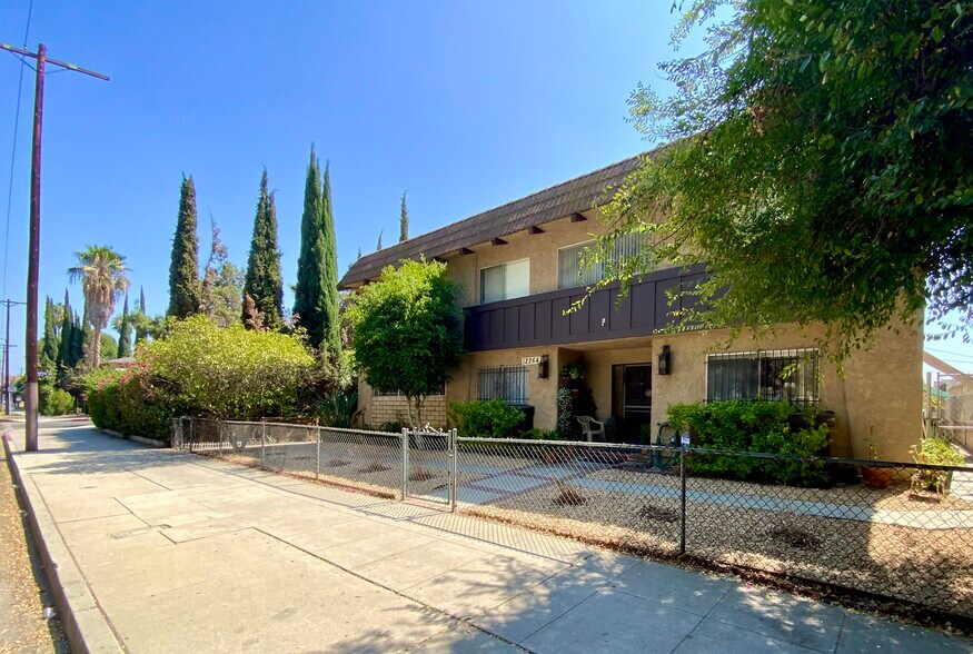 12264 Chandler Blvd, Valley Village, CA 91607 UK