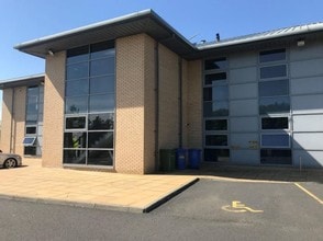 Riverside Way, Irvine to rent Building Photo- Image 1 of 2