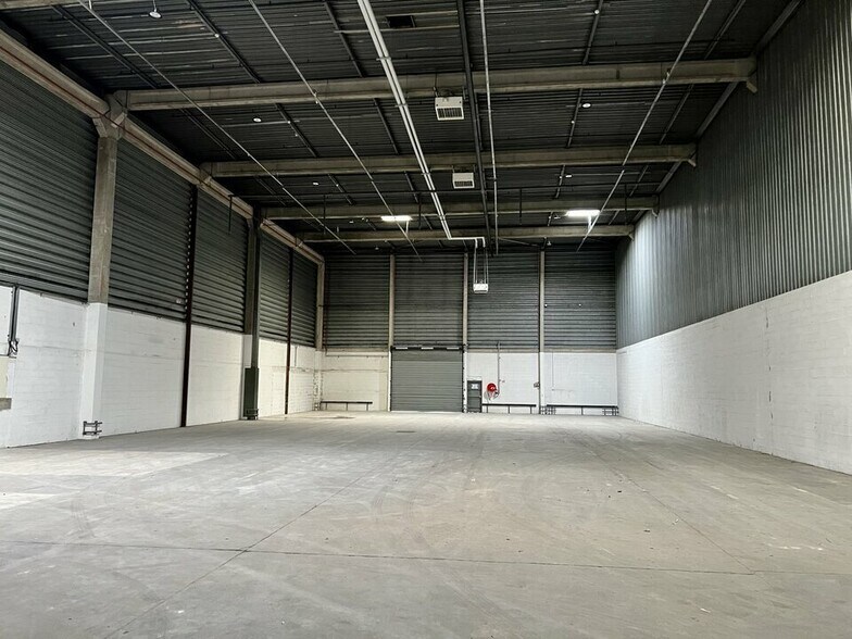 Industrial in Aulnay-sous-Bois to rent - Building Photo - Image 2 of 4