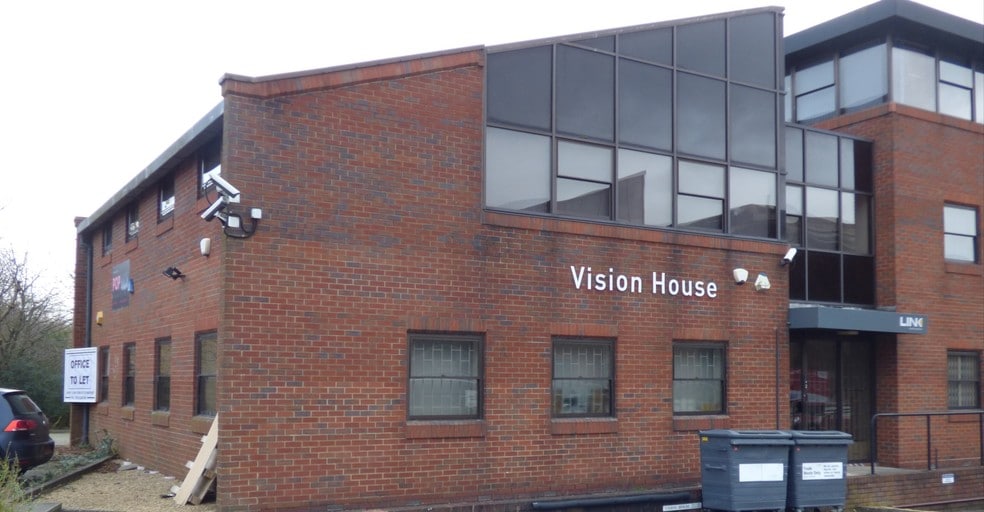 Spitfire Clos, Huntingdon to rent - Building Photo - Image 3 of 3