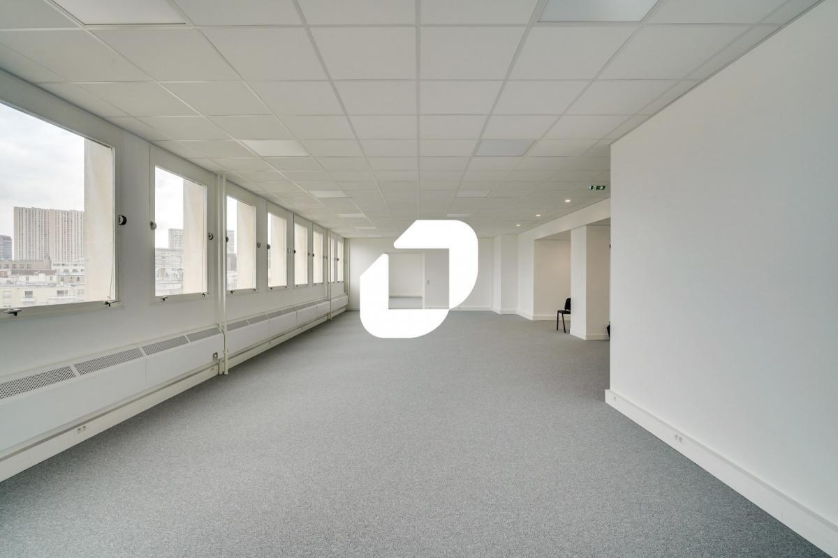 Industrial in Paris to rent Interior Photo- Image 1 of 12