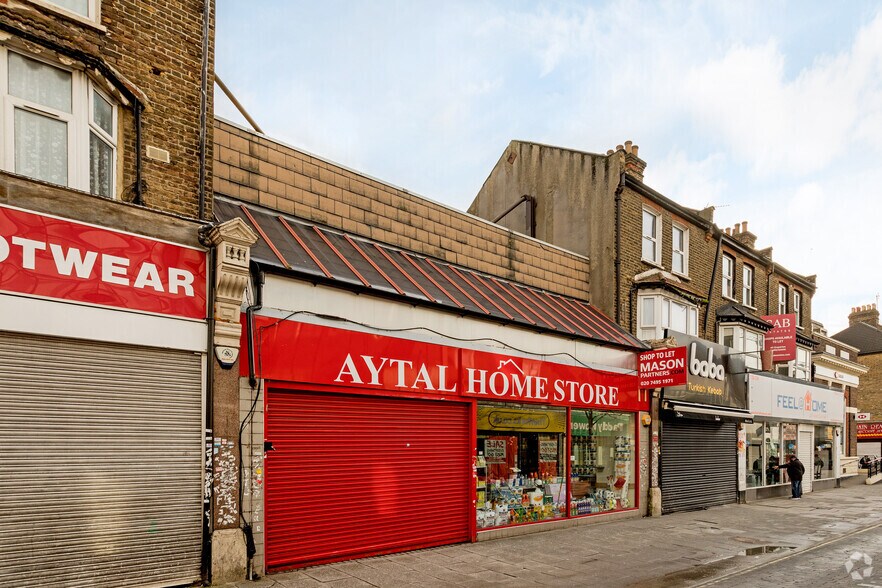 128-130 High St, London for sale - Primary Photo - Image 1 of 1