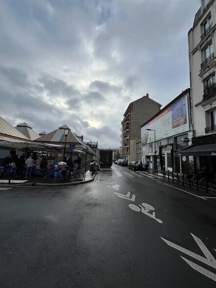 Retail in Boulogne-Billancourt to rent - Building Photo - Image 1 of 2