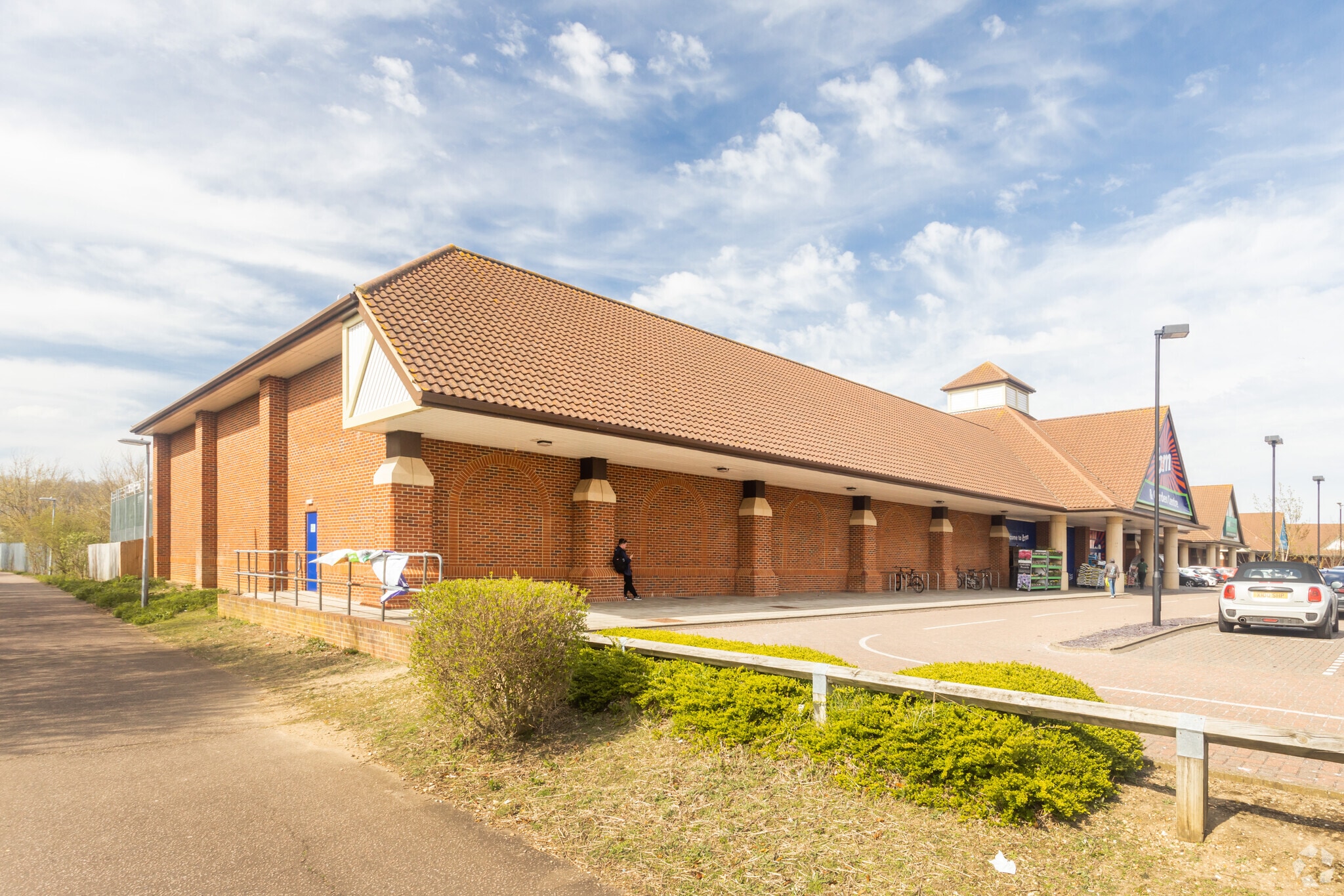 St Peters Rd, Huntingdon to rent Primary Photo- Image 1 of 6