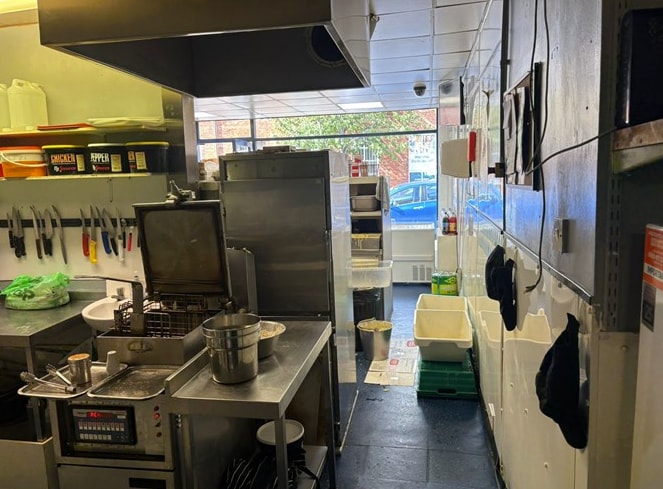 337, 341 & 343 Beersbridge Road portfolio of 3 properties for sale on LoopNet.co.uk - Interior Photo - Image 2 of 11