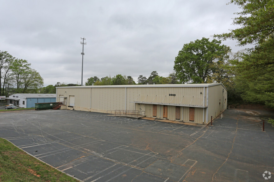 3000 N Decatur Rd, Decatur, GA for rent - Primary Photo - Image 1 of 2