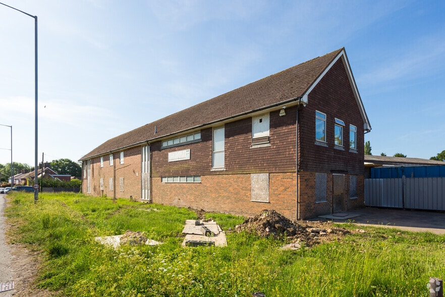 A22, Hailsham to rent - Building Photo - Image 2 of 3