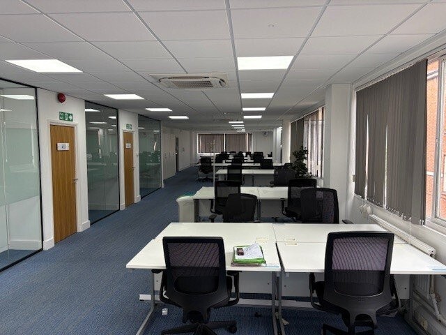 37 New Walk, Leicester to rent Building Photo- Image 1 of 4