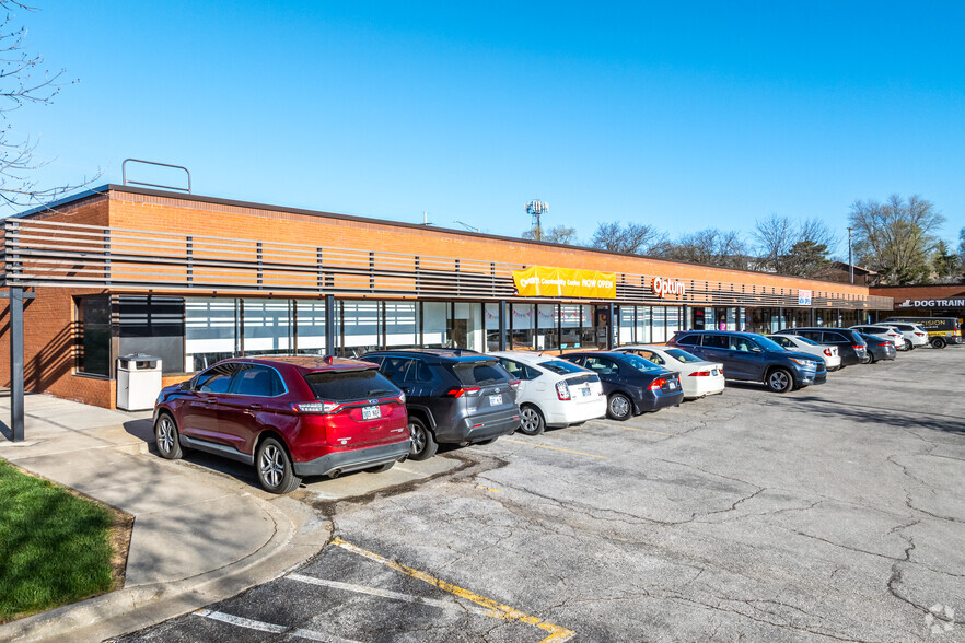 13402-13438 W 62nd Ter, Shawnee, KS for rent - Primary Photo - Image 1 of 5