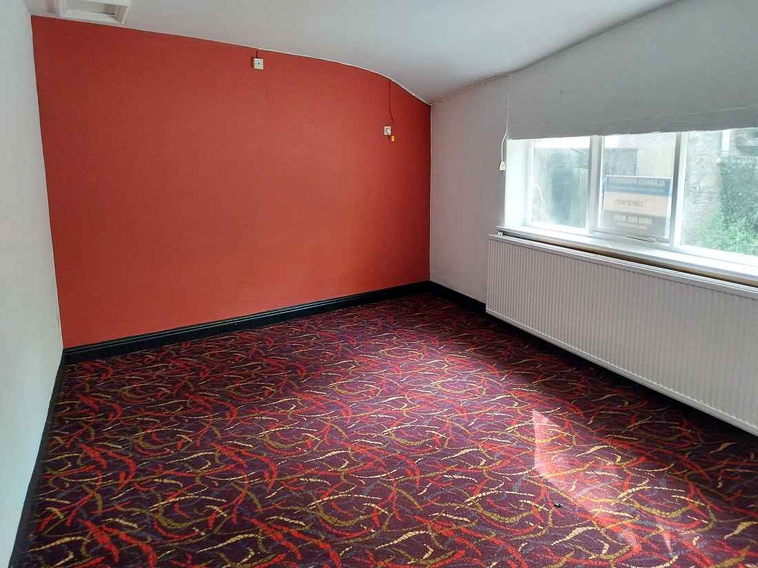 910 Burnley Rd E, Rossendale to rent Interior Photo- Image 1 of 5