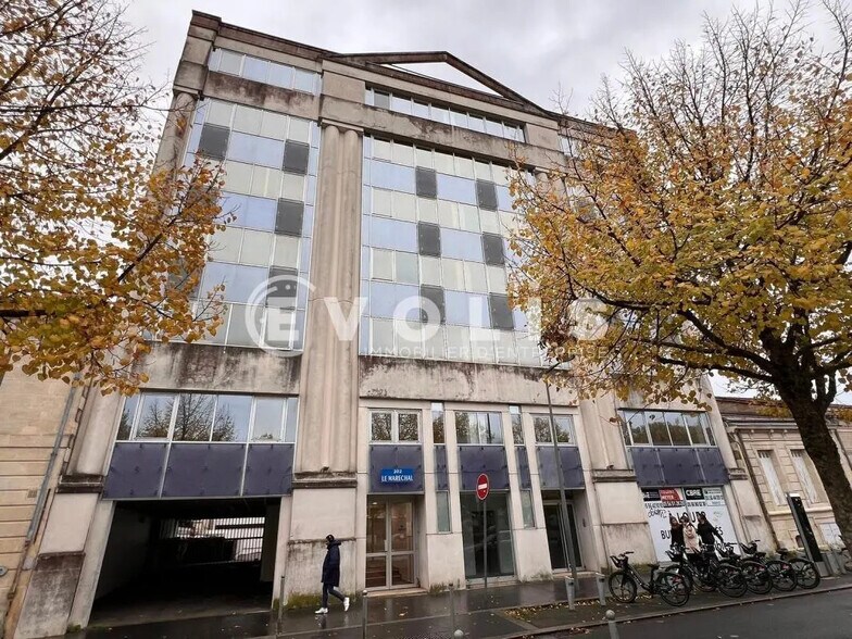 Office in Bordeaux to rent - Building Photo - Image 1 of 7