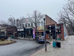 119-123 E Court Sq, Decatur, GA to rent Building Photo- Image 1 of 7